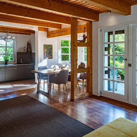 Reetdachfachwerkvilla Am Wiesengrund Appartement Bergen Auf Rugen