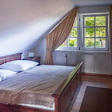 Reetdachfachwerkvilla Am Wiesengrund Appartement Bergen Auf Rugen