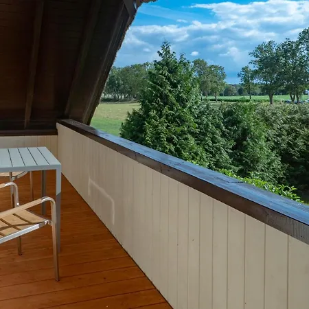 Reetdachfachwerkvilla Am Wiesengrund *