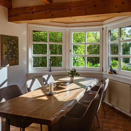Reetdachfachwerkvilla Am Wiesengrund * Bergen Auf Rugen
