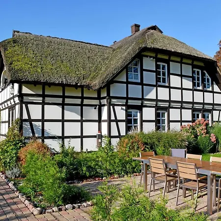 アパート Reetdachfachwerkvilla Am Wiesengrund *
